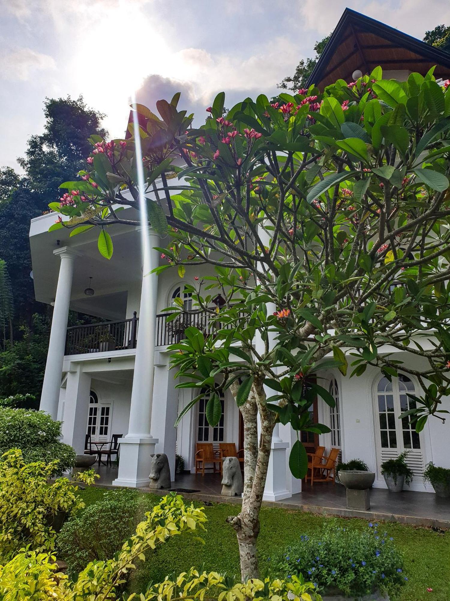 Samindra Villa Канди Экстерьер фото